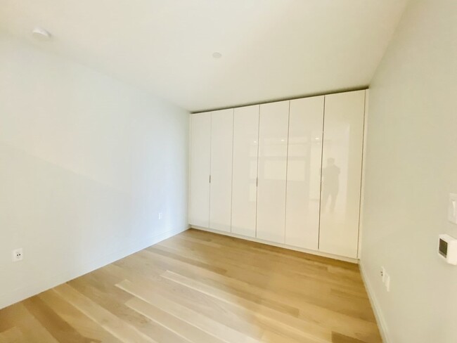 Building Photo - 135 Seaport Blvd