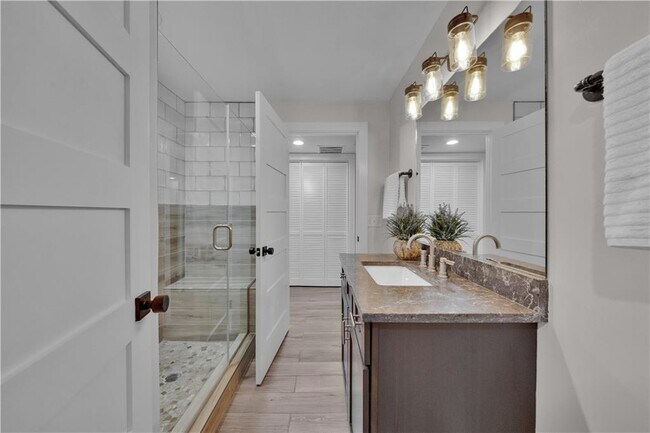 Building Photo - 225 Jayne Ellen Way