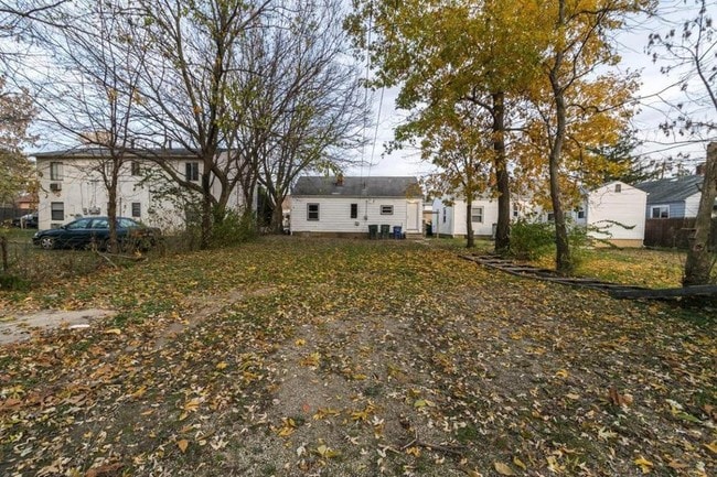 Building Photo - 2235 Hamilton Ave