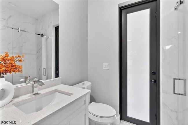 Building Photo - 118 NW 2nd Ave