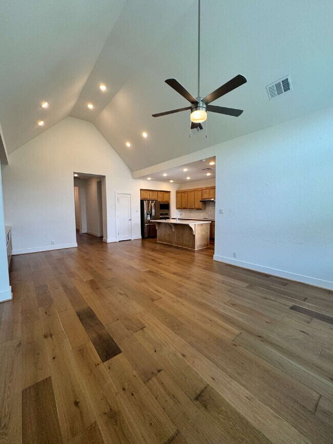 Building Photo - "Charming 4-Bed, 3-Bath Home in Castrovill...