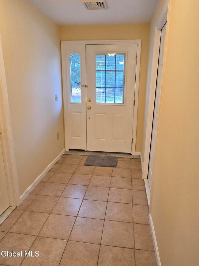 Building Photo - 7 Bedford Dr