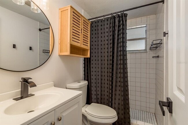 Building Photo - 3332 Chauncy Rd