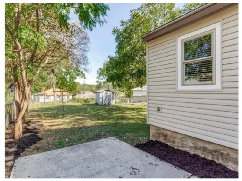 Building Photo - 1406 Harlandale Ave