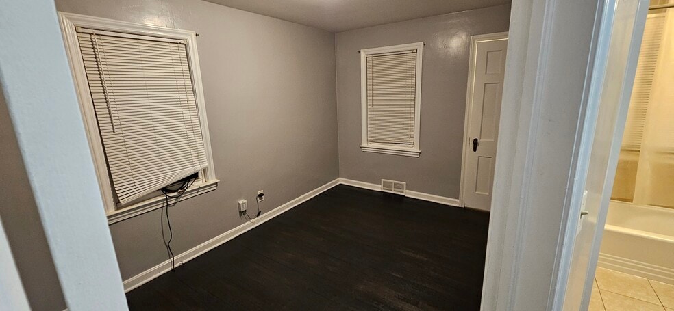 Building Photo - 13590 Cedar Rd