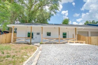 Building Photo - 203 S L St