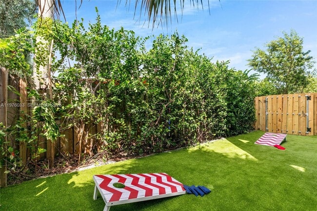 Building Photo - 1123 NE 23rd Terrace