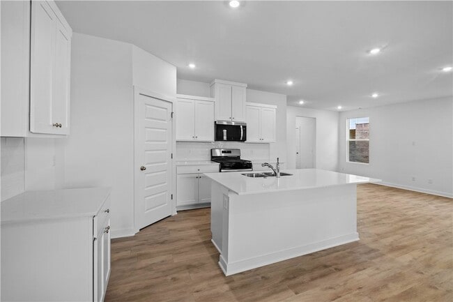 Building Photo - 4670 W Aurora St