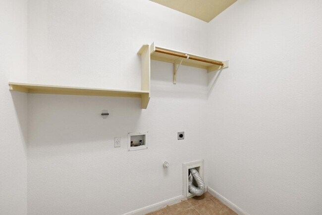 Building Photo - 2617 Salorn Way
