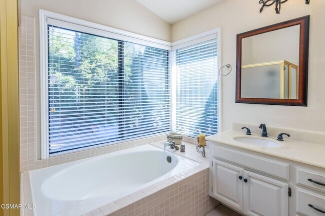 Building Photo - 2594 Ridgebrook Pl