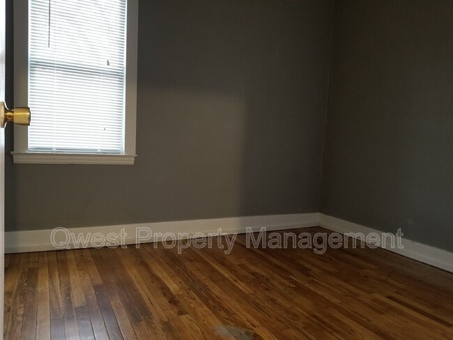 Building Photo - 650 Oakdale St SE