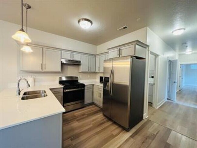 Building Photo - 12992 S Tortola Dr