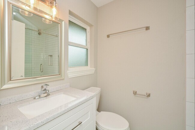 Building Photo - 1437 Wisterwood Dr