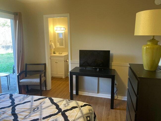 Building Photo - 105 N Garth Ave