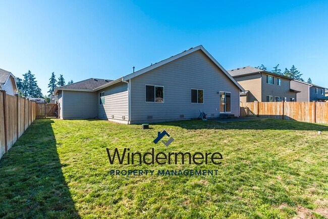 Building Photo - 3 Bedrooms 2 Bath Located In Crosby Commons