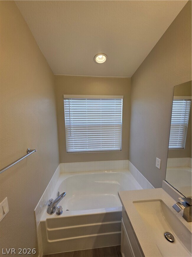 Building Photo - 626 Palmwood Ln