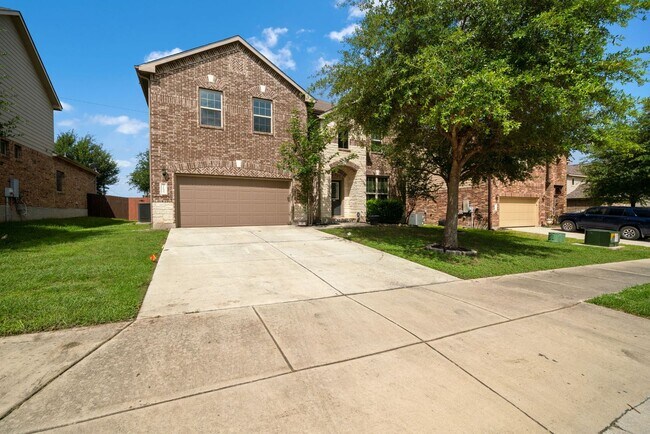 Building Photo - Immaculate Home in the Coveted Fairway Rid...