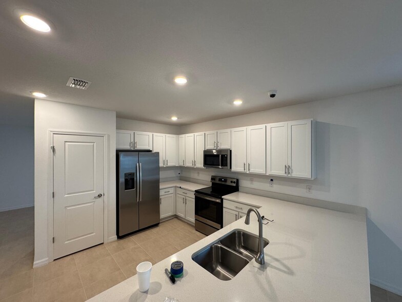 Building Photo - 72 Citrine Loop