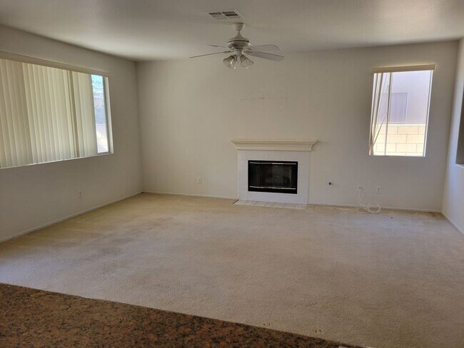 Building Photo - Lovely 4 Bedroom 2.5 Bathroom In Eastvale - Call Today