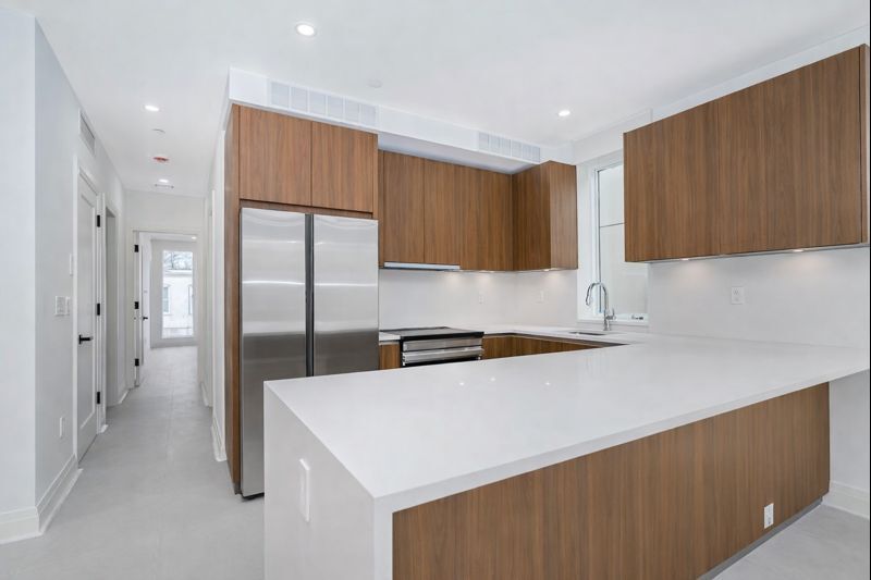 Building Photo - 421 78th St