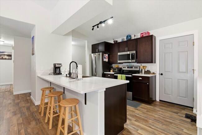 Building Photo - 6743 Kamloops Dr