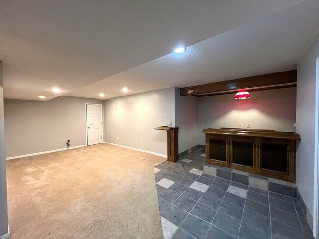 Building Photo - SEE IT NOW: Bright & Spacious Living in the Heart of North Kansas City!