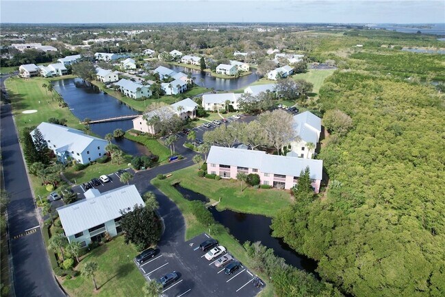 Building Photo - 9635 Riverside Dr