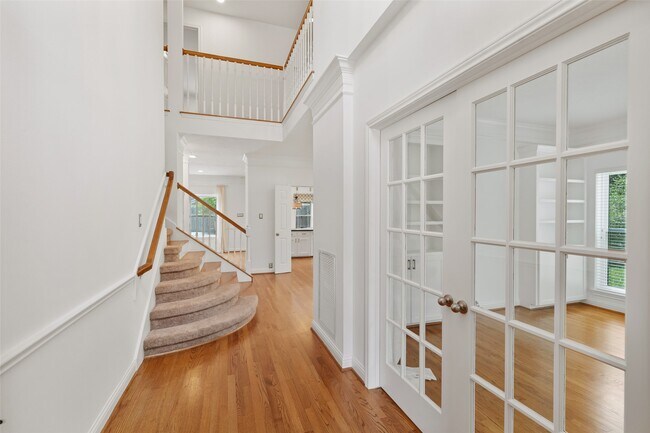 Building Photo - 1207 Melford Dr