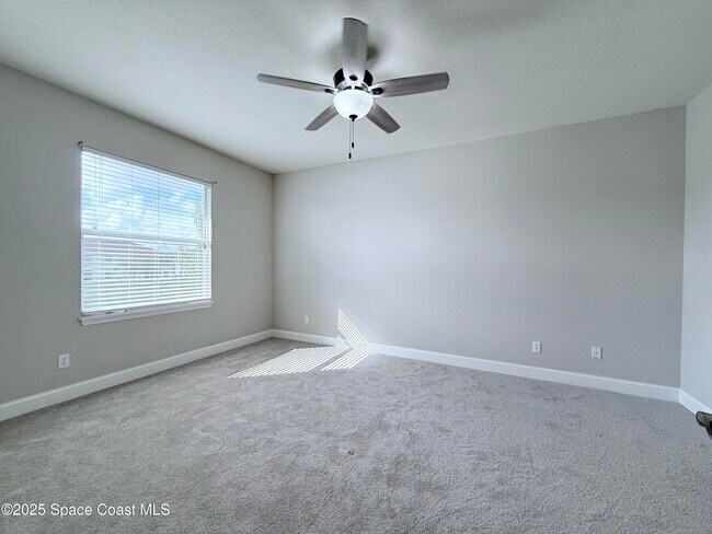 Building Photo - 3900 Playa Del Sol Dr