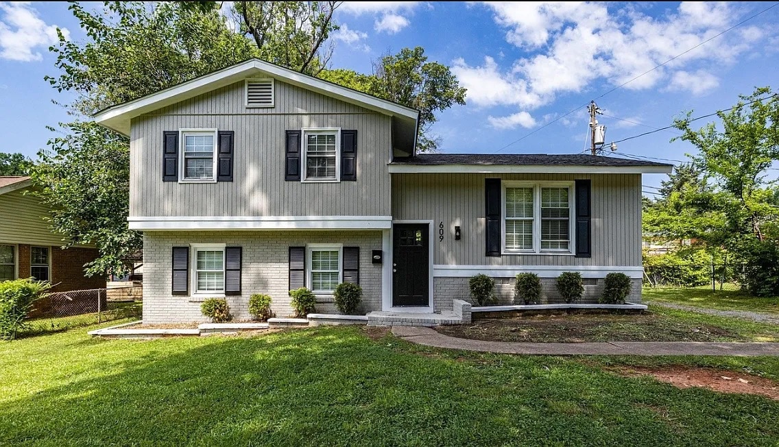 Building Photo - Room in House on Bilmark Ave