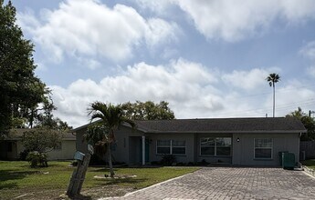 Building Photo - Fully Furnished 3 bedroom pool home in Largo