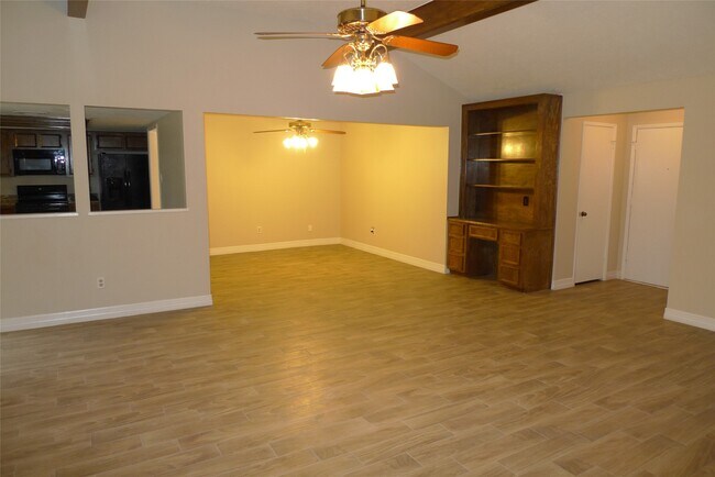 Building Photo - 14223 Whitecross Dr