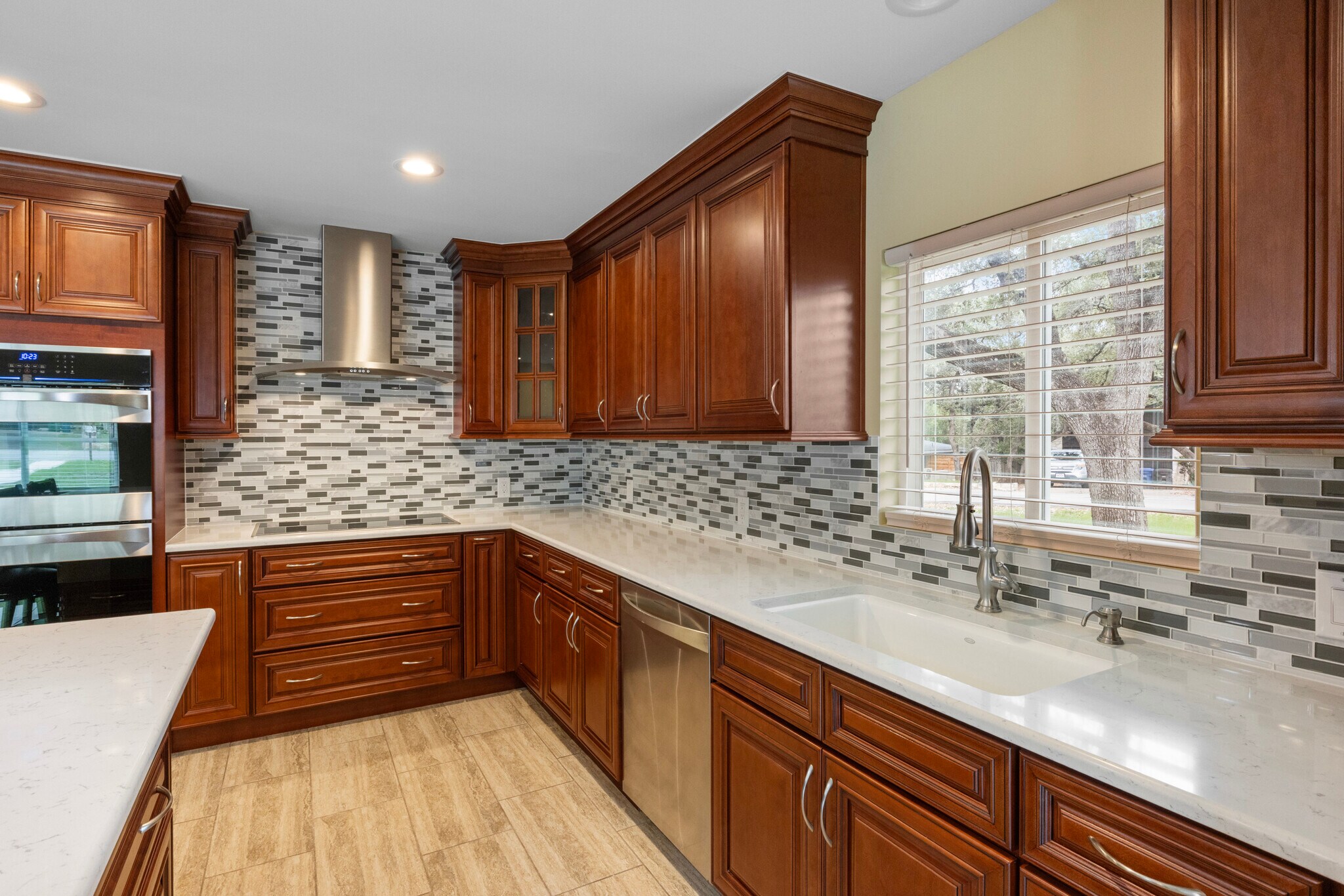 Building Photo - 17215 Sugar Crest Dr