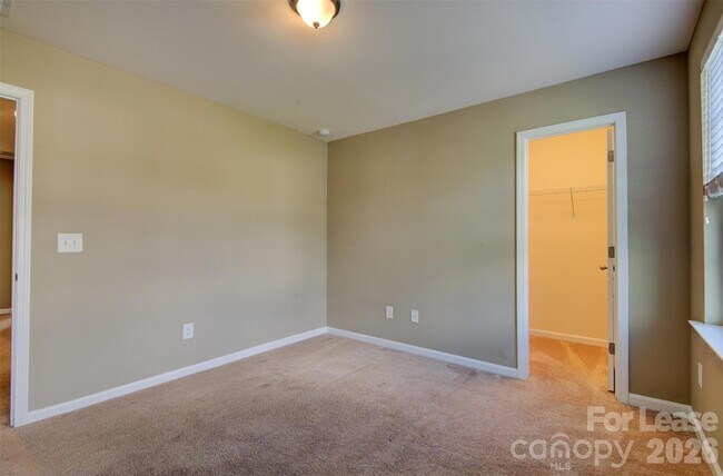 Building Photo - 16125 Hammersmith Farm Dr