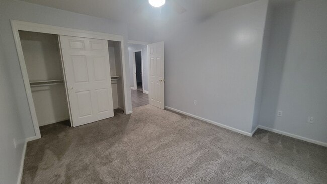 Building Photo - 10919 Golden Valley Dr