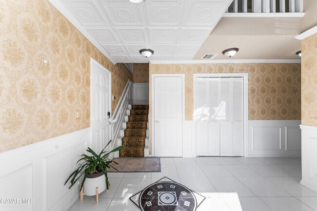 Building Photo - 5641 Hickory St