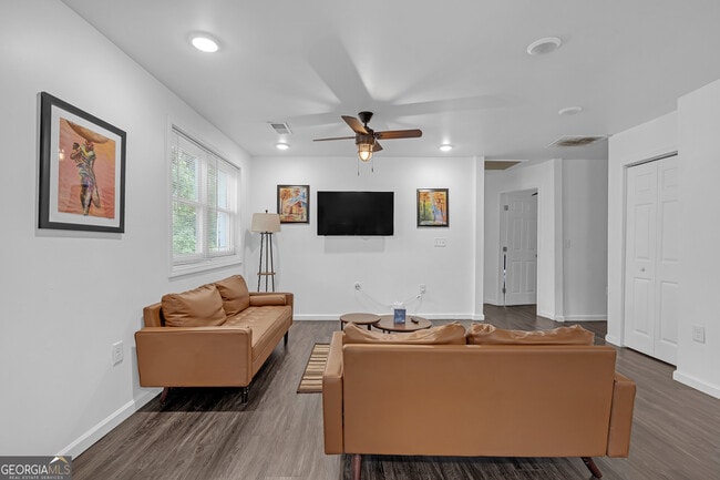 Building Photo - 2533 Godfrey Dr NW