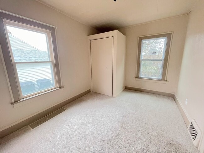 Building Photo - 10720 Edgepark Dr