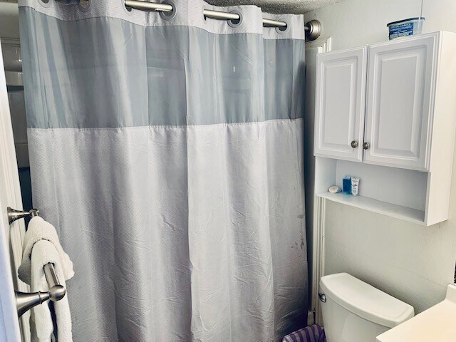 Building Photo - 6102 Seawall Blvd