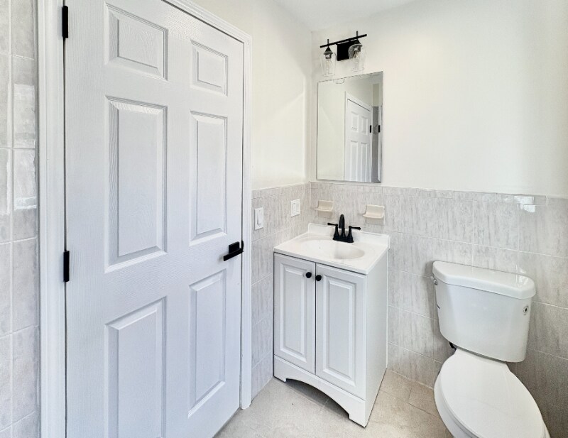 Building Photo - 87 Chadwick Ave