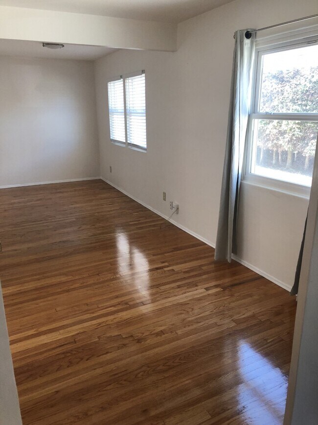 Building Photo - 3151 Meadow Grove Dr