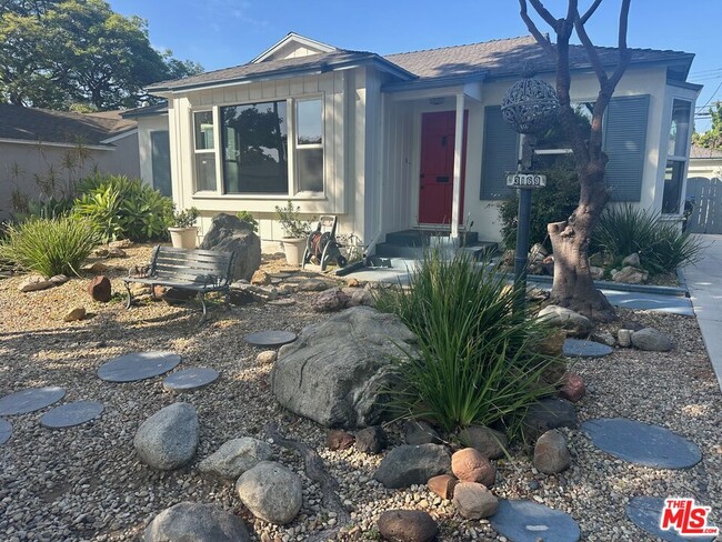 Primary Photo - 3169 S Bentley Ave