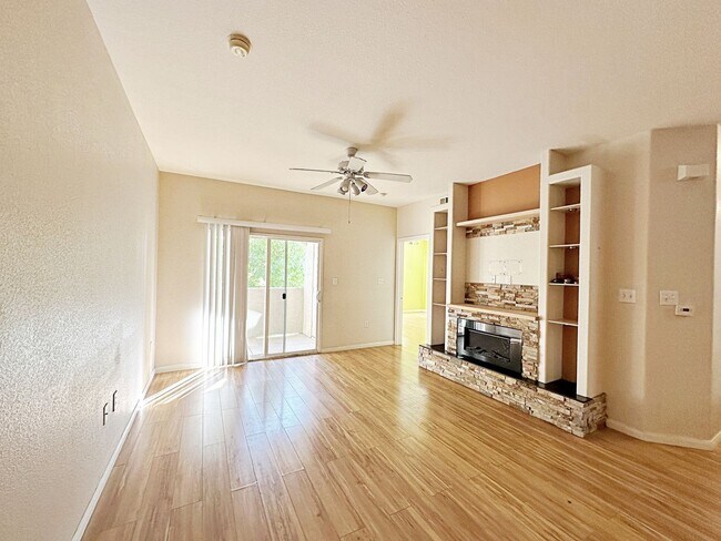 Building Photo - 3 BEDROOM CONDO IN  GUARD GATED COMMUNITY