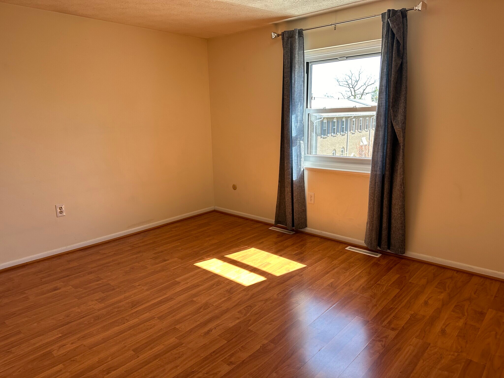 Building Photo - 1505 Harewood Sq