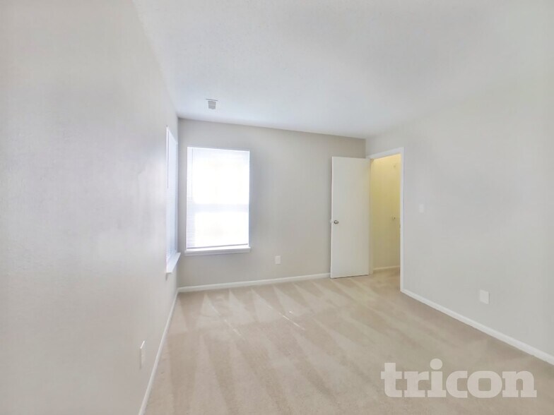 Building Photo - 7130 Sun Ct