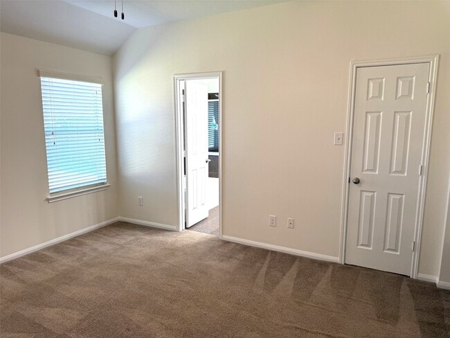 Building Photo - 16818 Ranger Ridge Dr