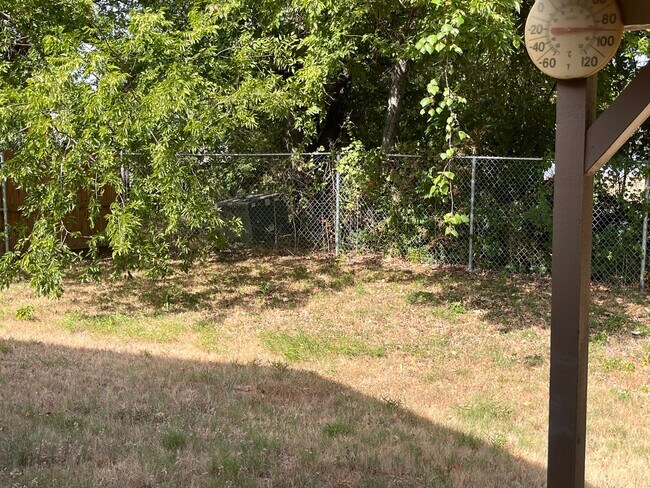 Building Photo - 4 Bedroom 2 Bath 2 Car Garage in Arlington - Excellent Location