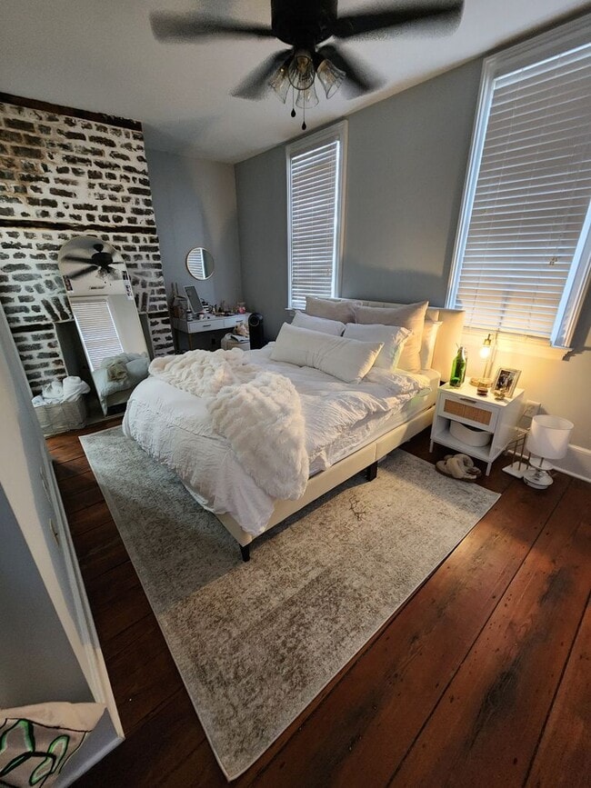 Building Photo - 109C