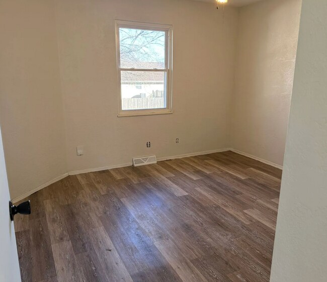 Building Photo - 2901-2903 Tepee Ave