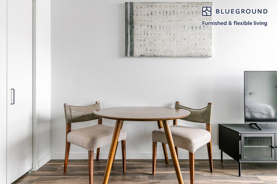 Building Photo - 61 W Erie St